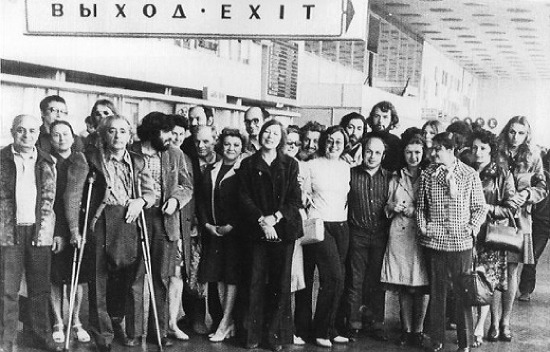 эмиграция евреев из ссср. евреи ссср эмигранты. возвращение евреев в израиль. брайтон бич евреи. евреи из ссср.